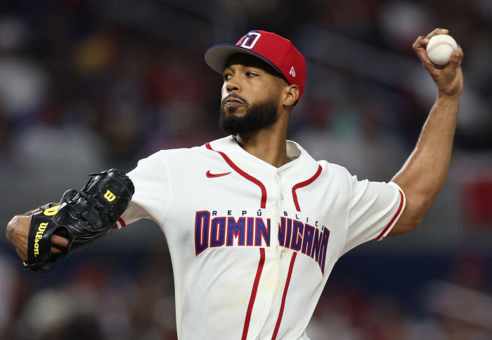 '소잡는 칼을 왜 닭잡는데 썼나.' 사이영상 2위를 한국전에 내더니... 도미니카共 8승 투수 미국전에 내고 1대2 패배