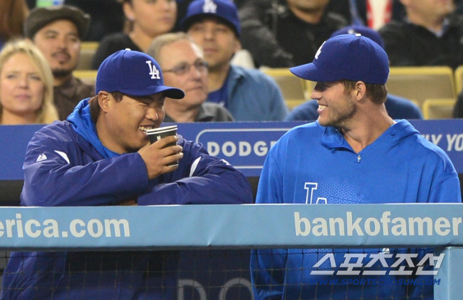 RYU 은퇴라고? '화들짝 놀란' 다저스 레전드 → 반가운 얼굴 '미 국…