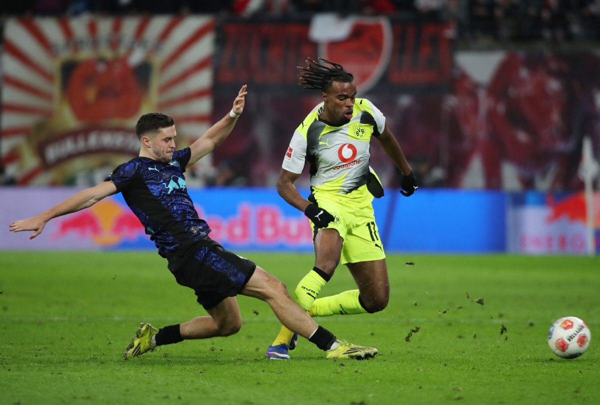 "너네 잘 만났다!" 홍명보호는 MF가 고민인데, '가상의 유럽 PO' …