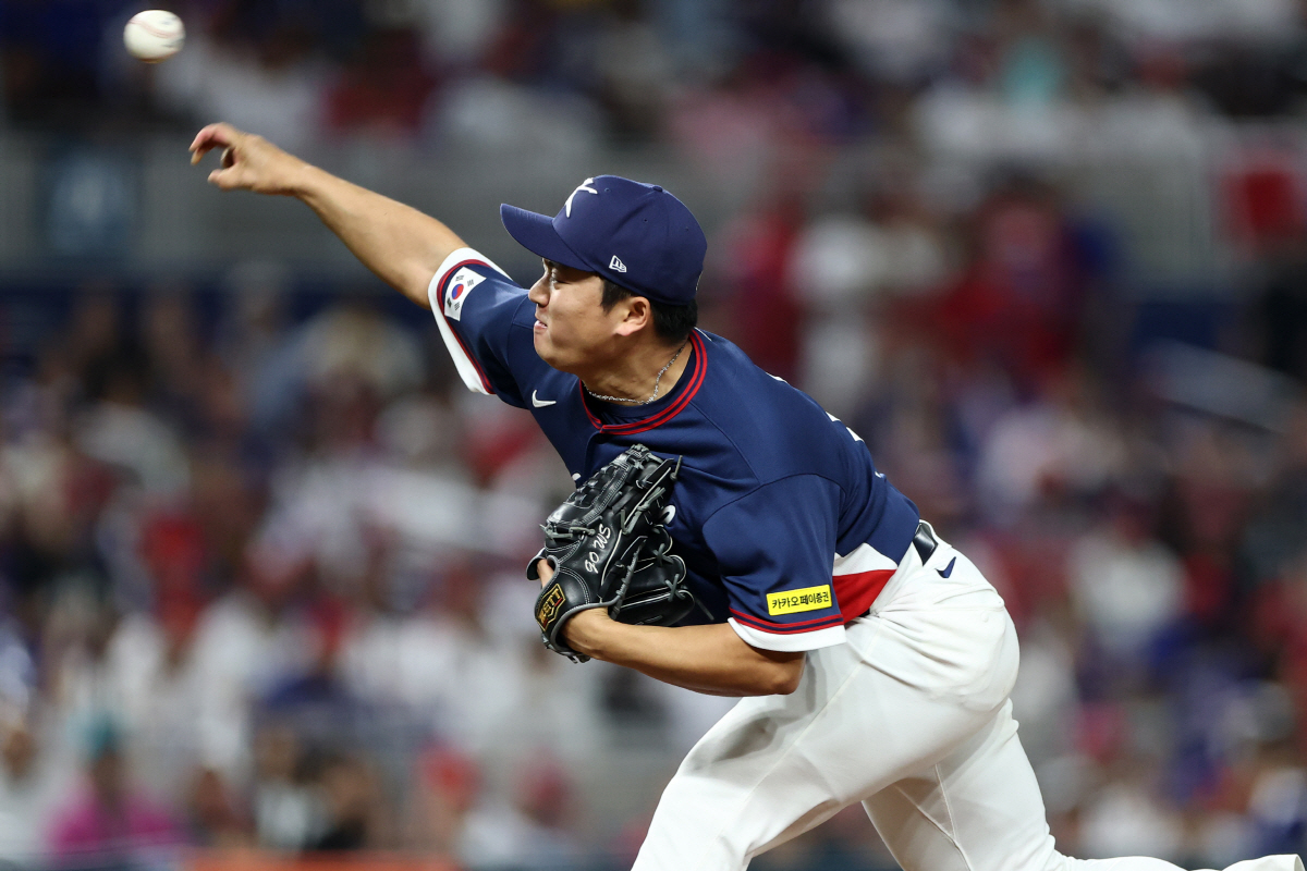 조롱에서 응원으로! 고우석의 '노빠꾸 도전' → 빨리 한국 복귀해라 → …
