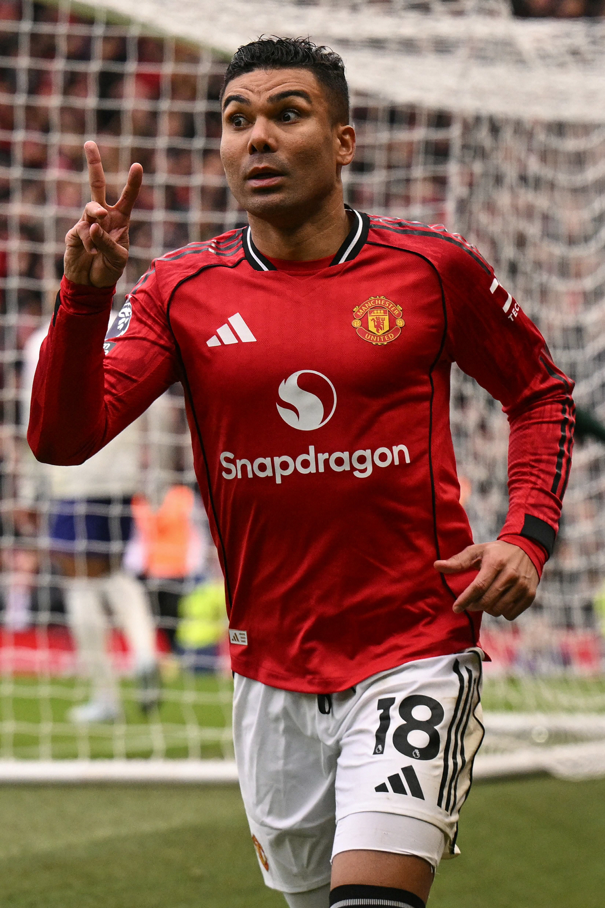 손흥민 라이벌로 가지마! 간절한 맨유팬들 '내년에도 잔류 원해요'…英 매…