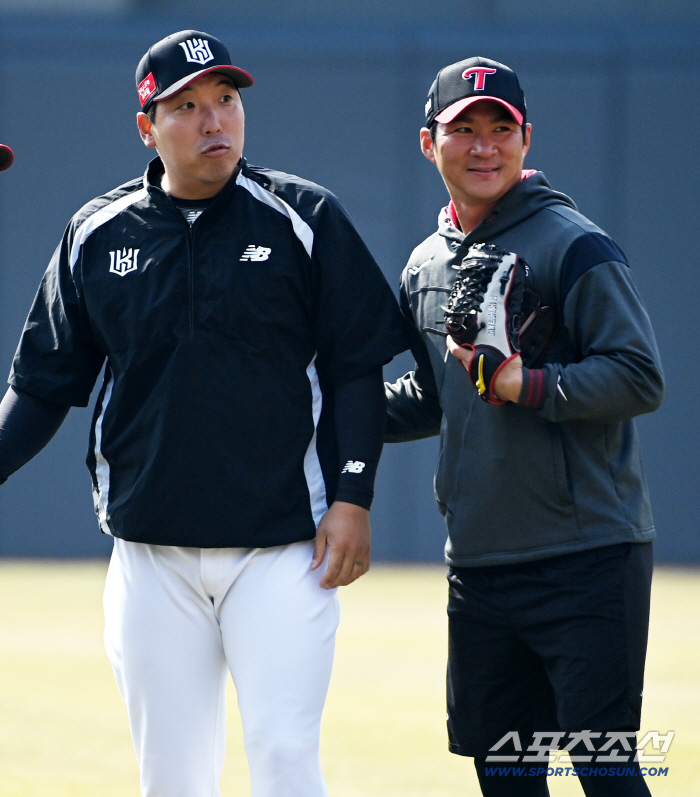 3년 50억원에 팀 떠났다…그래도 '우승 감독'은 그저 고맙다, "잊을 수 없는 선수죠"