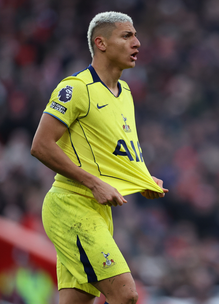 반 다이크 향한 충격 조롱! 쏘니 없으면 내가 해결사…'방출 후보' 억울→순식간에 영웅 등극