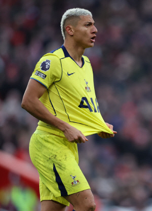 반 다이크 향한 충격 조롱! 쏘니 없으면 내가 해결사…'방출 후보' 억울→순식간에 영웅 등극