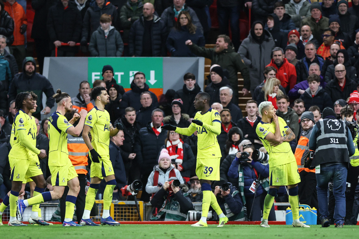 미쳤다! 손흥민 없는 토트넘, 2부리그 안 갑니다..."승점 동률, 극적…