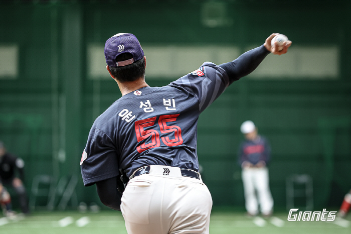 "벌벌 떠는 모습 이제 그만!" 160㎞ 아닌 '압박감'이 적이다…달라진…