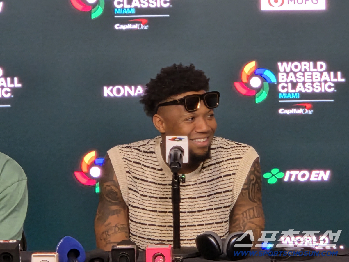 하나도 안 죄송합니다! 日모욕→기자회견 히죽히죽 대충격! "오늘도 춤판 …