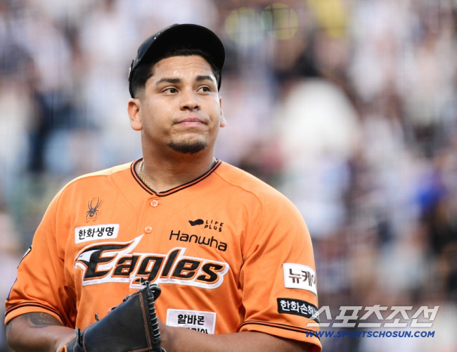 '베네수엘라 역대 최초' 前 한화 투수가 역사 쓸 줄이야…한국 다시 올 …