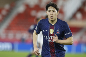 이럴거면 이강인 토트넘이라도 보내줘! 토너먼트→무조건 벤치...PSG 또또 시작됐다, 노골적 선발 제외 '3시즌째'