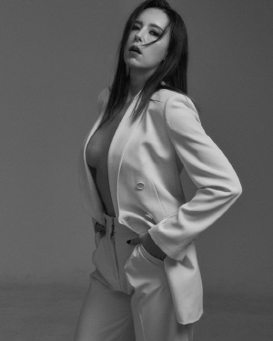 '45세 두아들맘' 에바 포피엘, 5번째 무결점 바디프로필 