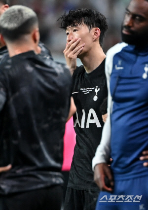 손흥민 떠나는 날, 경악한 '시즌 아웃급' 부상...절뚝이며 韓 떠난 'SON 특급 파트너', 토트넘에 진심이다 