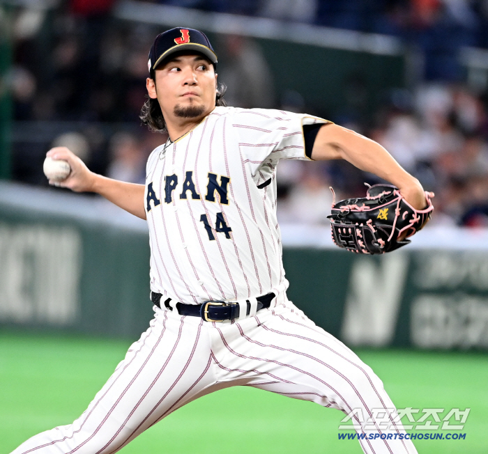 "너 때문에 졌잖아!" WBC 탈락 빌미 역전 피홈런, 비난 봇물… 현실 인정한 日 최고 투수 "스스로 극복해야"