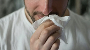 한국의 봄 알레르기, 유난히 힘든 이유…한의학적 치료법은?