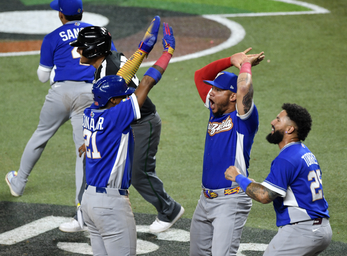 왜 하필 미국이 '말공격'이냐? 대진표도 그렇고 동전던지기도 그렇고...…
