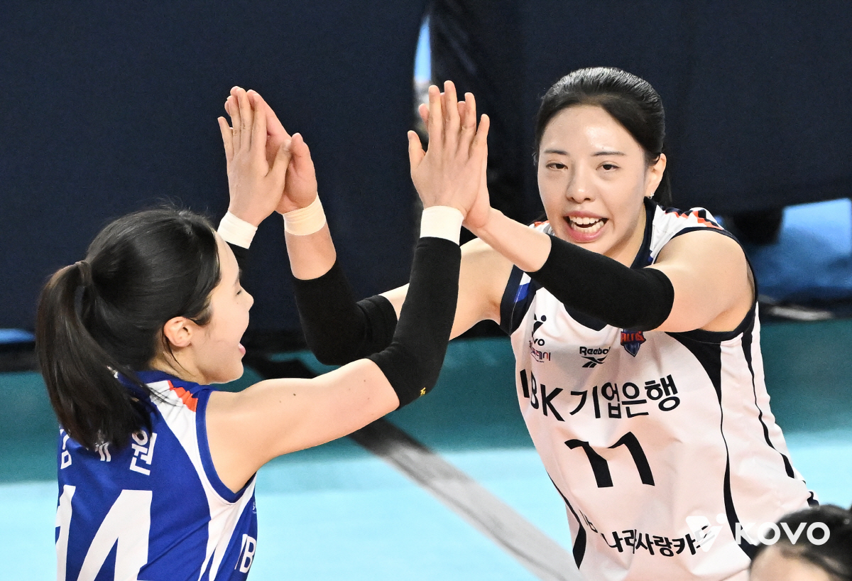 '진인사대천명' 기업은행, 봄배구 실낱 희망 잡았다…역대급 반전 →'1위…