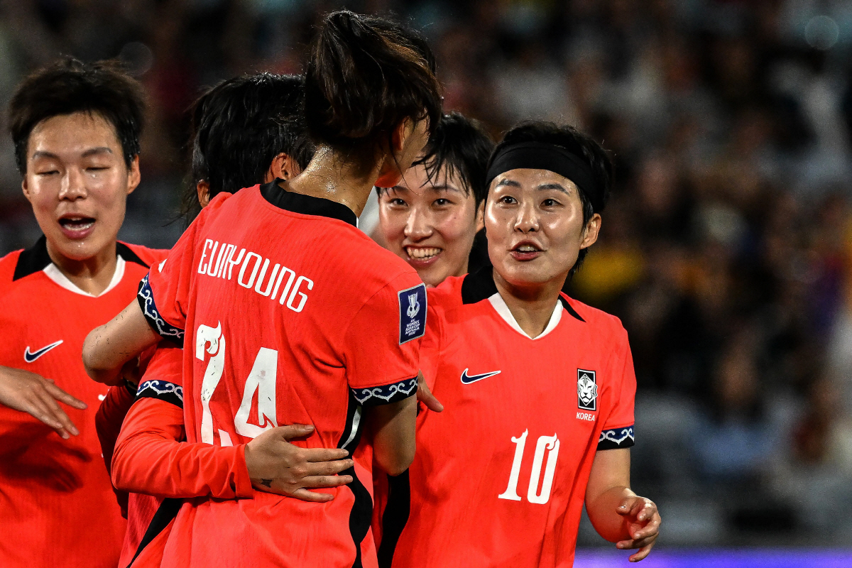 日 축구 미쳤다! 일본, 또 일본, 또또 일본...한-일전 대신 "아시안…