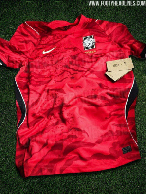 단독 유출! '한국 월드컵 유니폼 실물' 새빨간 레드 컬러 호랑이 줄무늬…