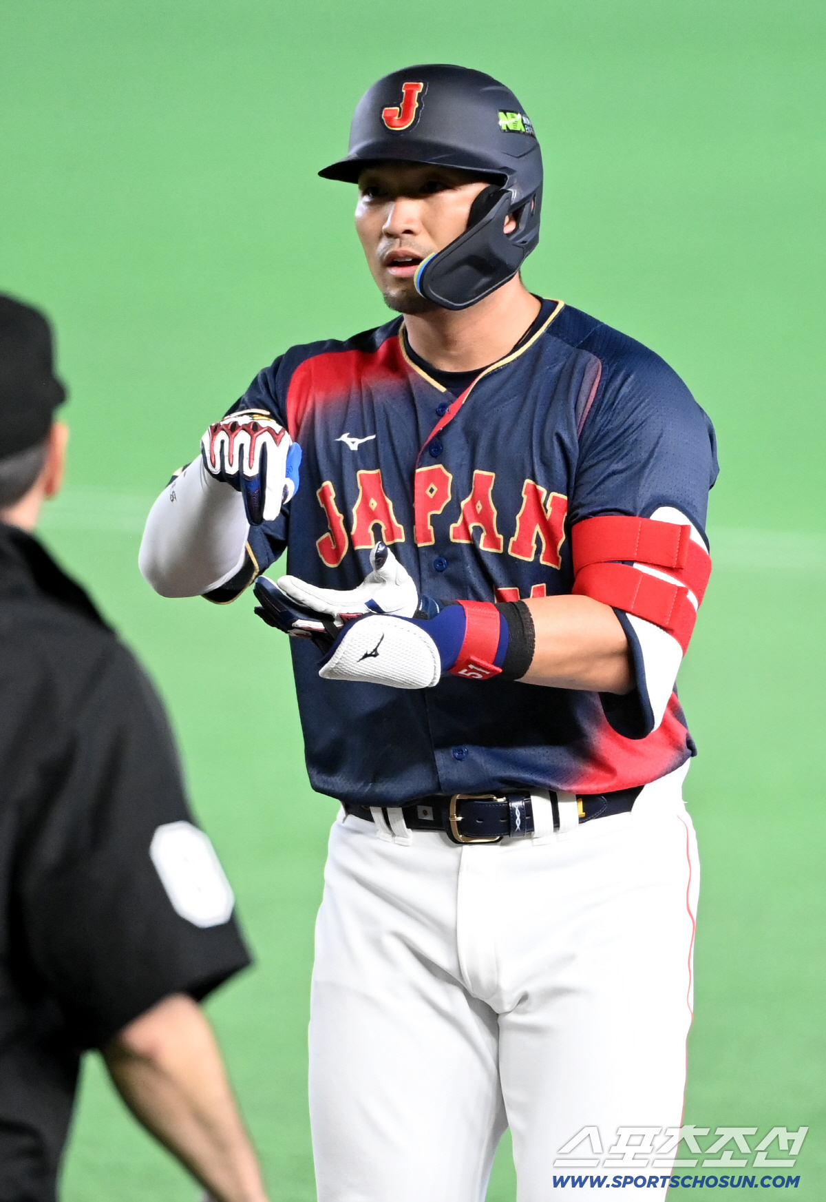 'OPS 1.600' WBC 맹타 1265억 타자, "후방 십자인대 손상…