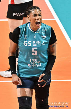 봄배구 마지막 티켓은 누구? 시즌 최종전서 갈린다…기업은행vsGS칼텍스, 현대건설의 '선택'은? [김천포커스]