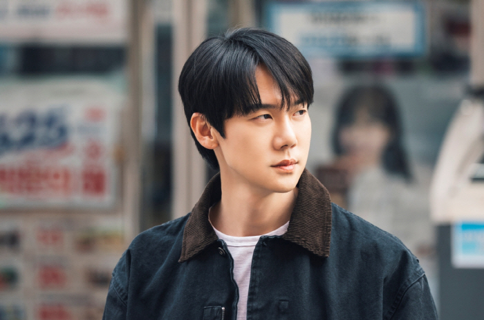 [SC줌人] 슈트→사또까지 변신…‘신이랑’ 유연석, 첫 회부터 존재감 터졌다