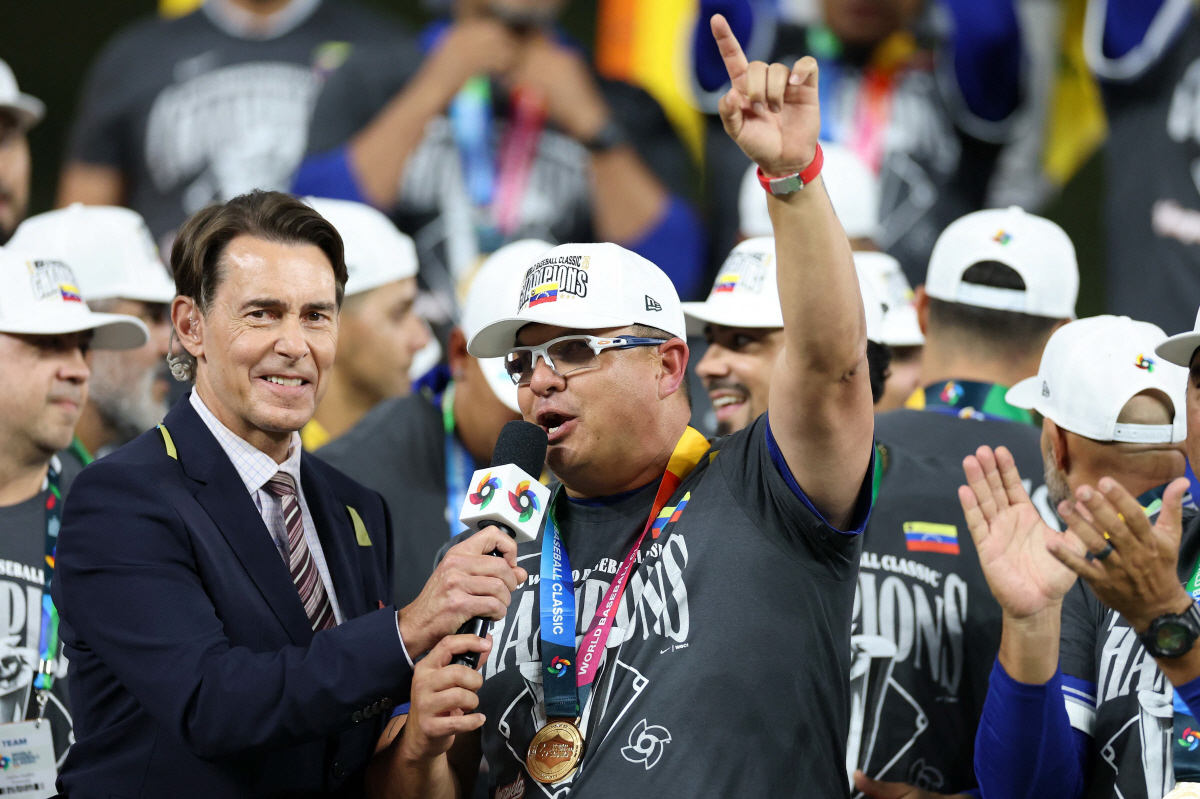 폭풍 오열! 스시+피자 먹고 '기쁨의 눈물'까지 먹었다…장난스럽던 베네수…