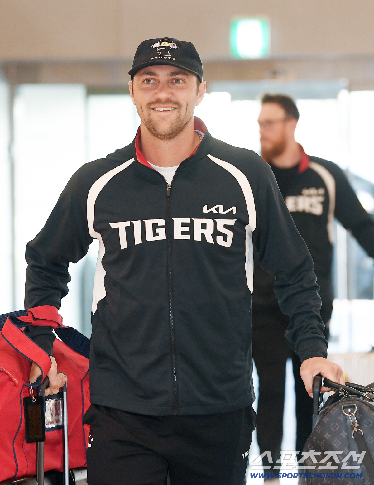 [오피셜]'씁쓸하네' 한국야구 우물 안 개구리라더니, 평균 연봉 1억75…