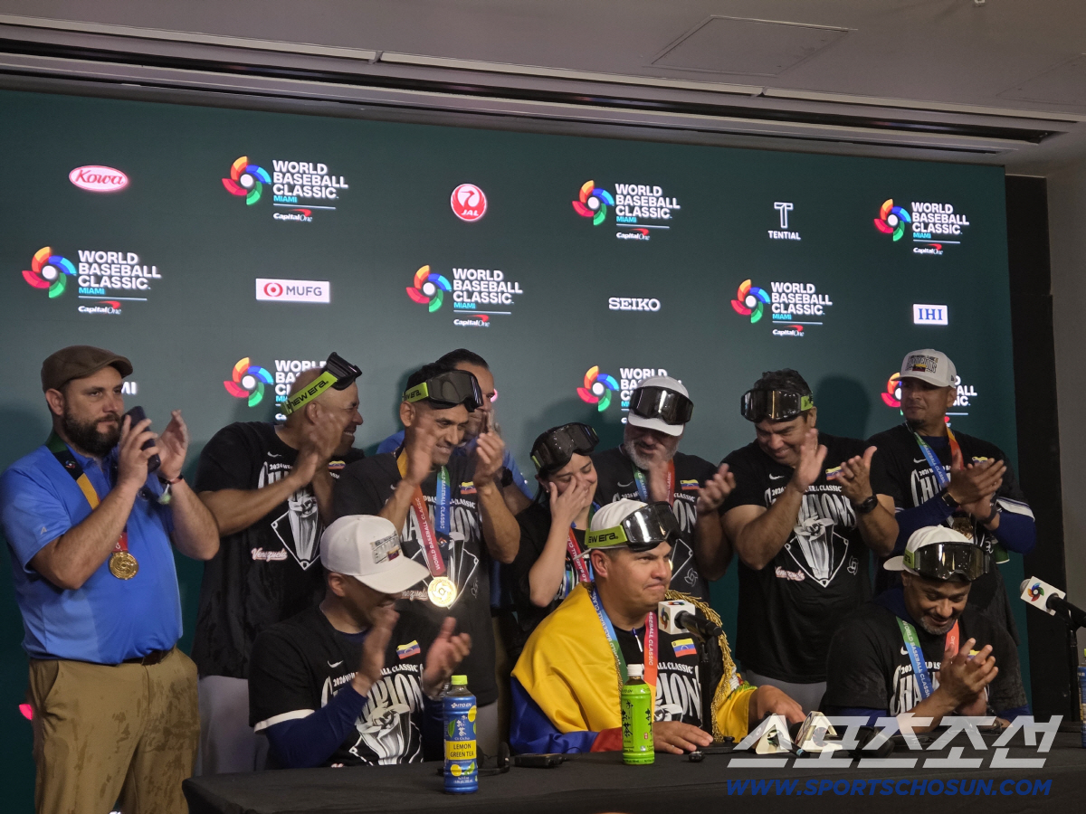 대국민사과도 모자랄 판에.. 2등하고 실실 웃은 미국 감독 → 복수하고 …