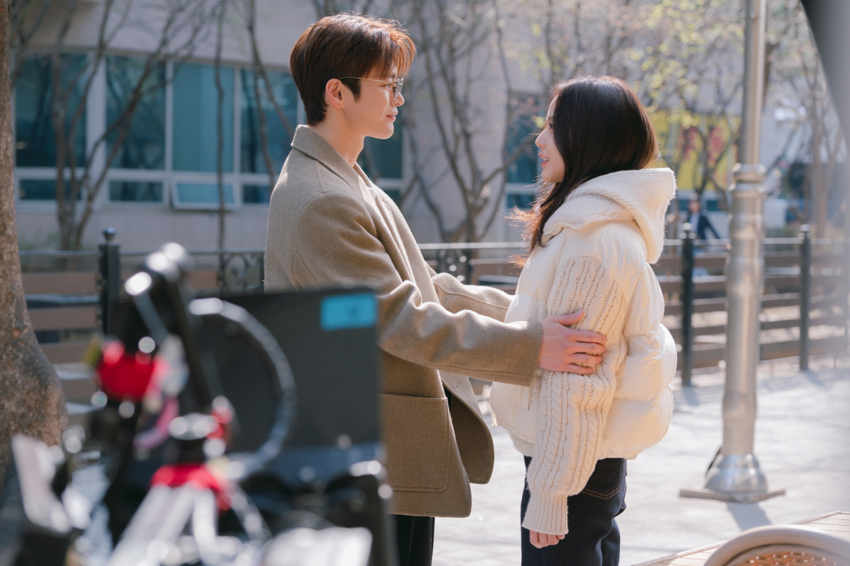 지수 연기력 언급無..'월간남친' 감독 "서인국 1인 2역, 미묘한 감정…