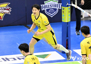 기적의 확률 뚫었다, KB손보, 최종전 극적인 승리 5위→3위로 봄배구 진출, 한국전력 4위→5위 탈락[수원리뷰]