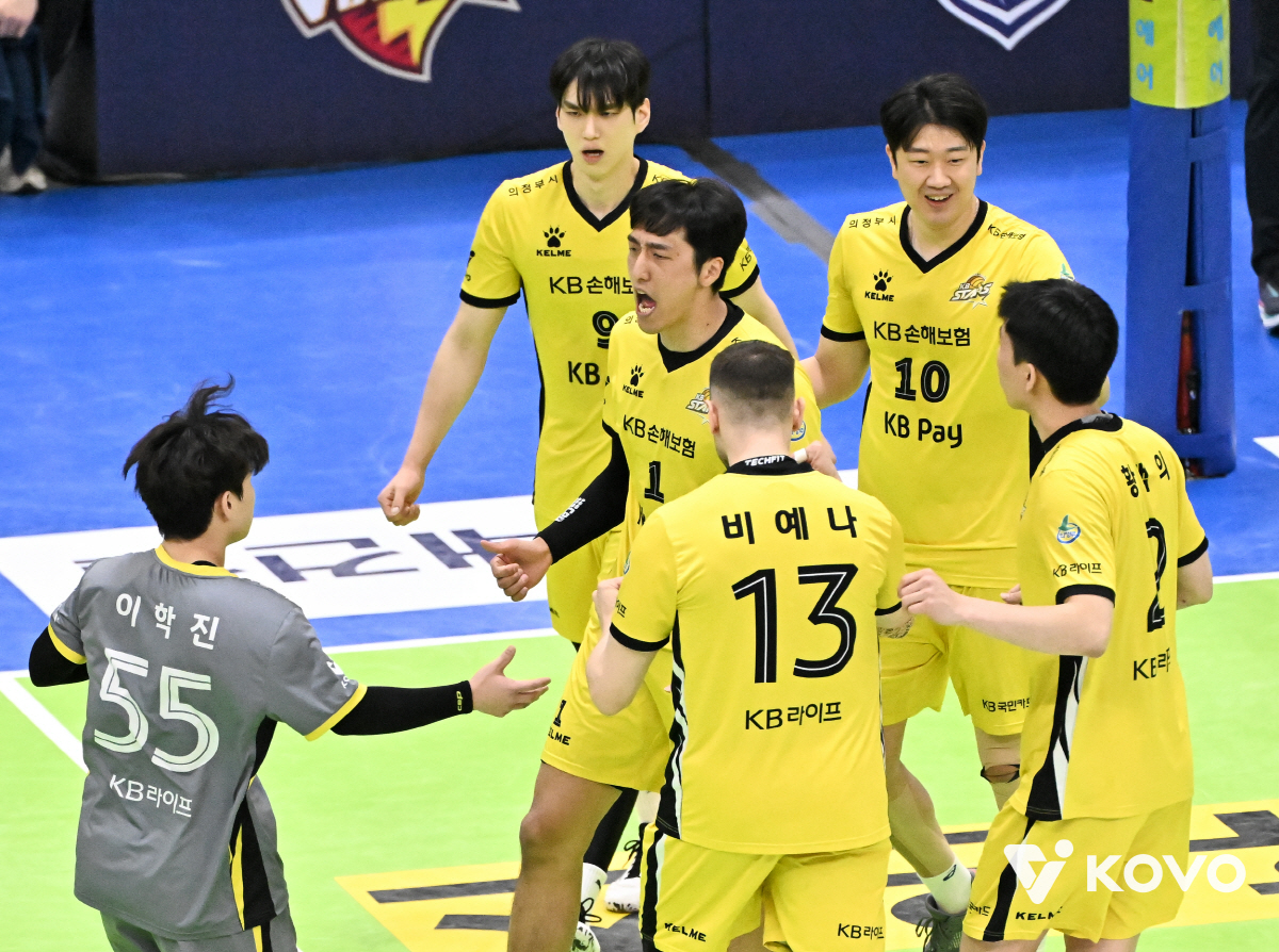 기적의 확률 뚫었다, KB손보, 최종전 극적인 승리 5위→3위로 봄배구 …