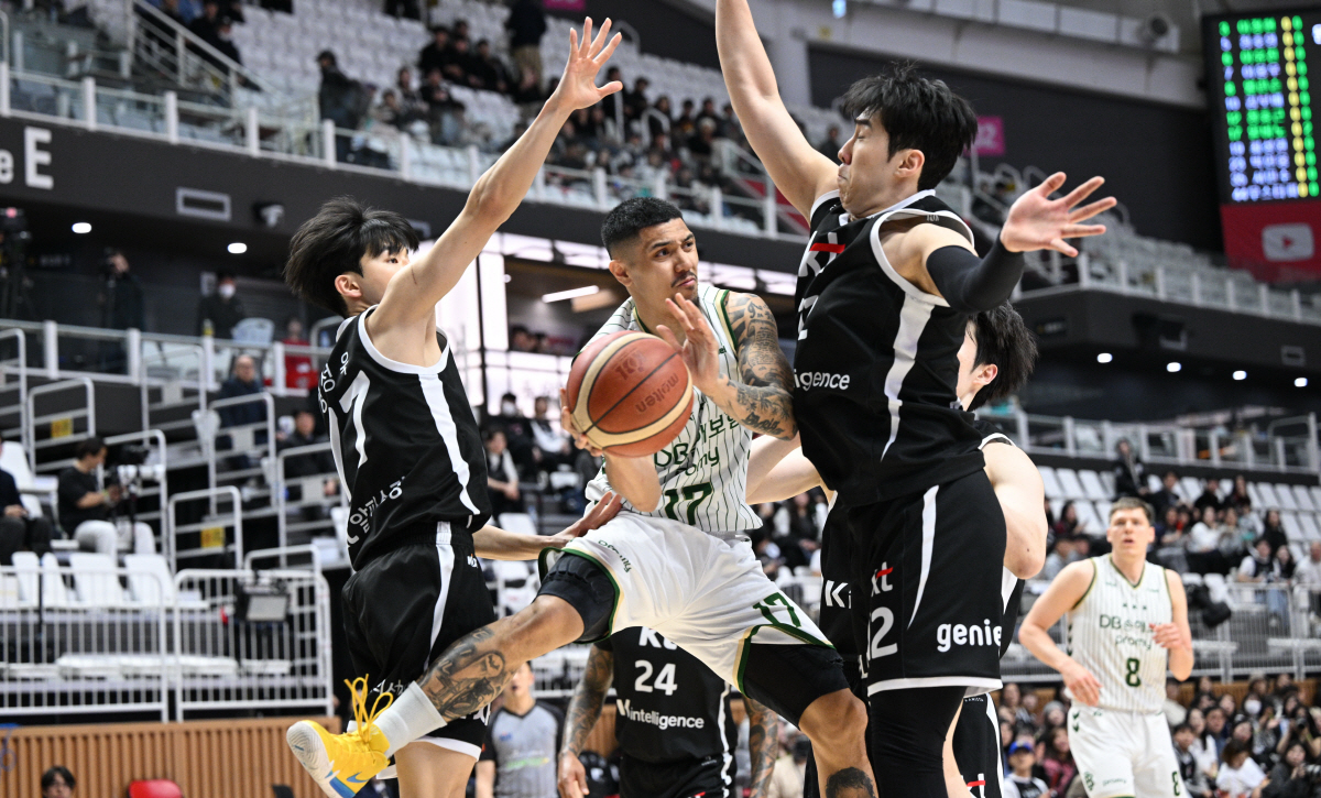 '6강 어쩌나' KT, DB에 재역전패 3연패 수렁…6강과 2게임으로 벌…