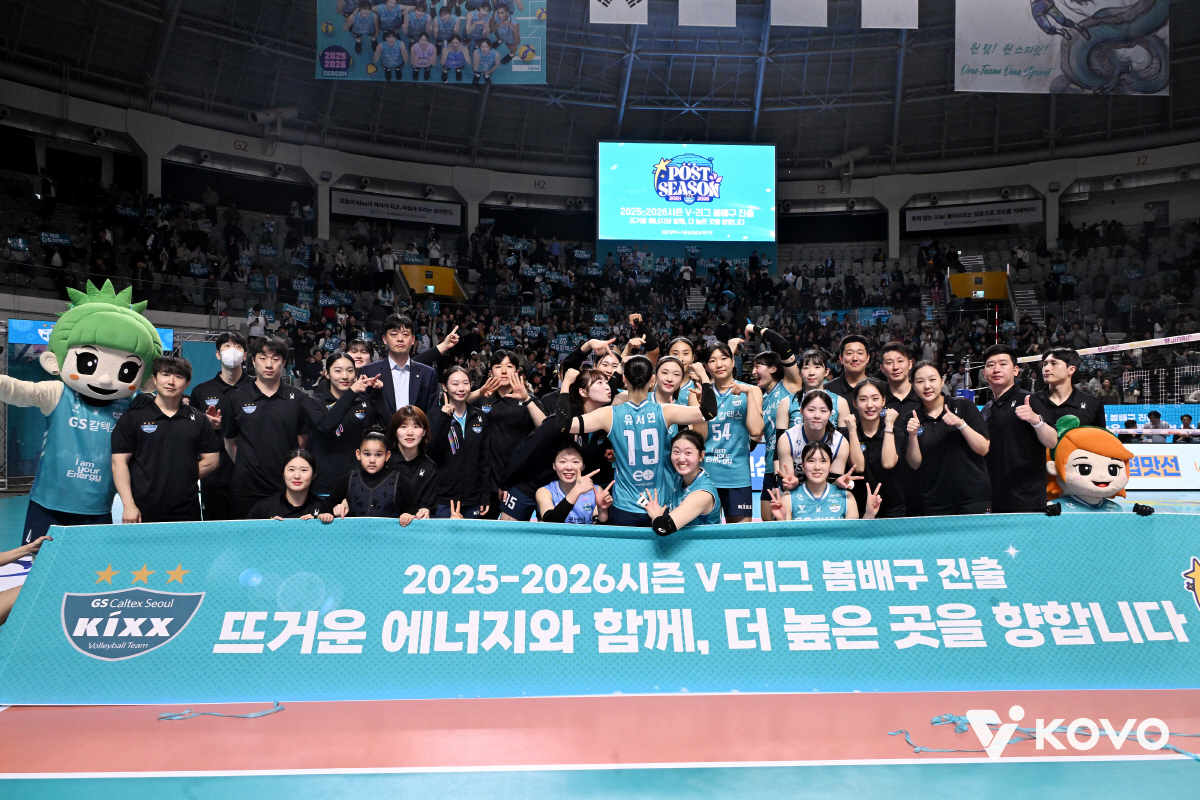 충격 14연패→극적 PS 진출, 감독 울컥했다…"진짜 처참했다, 선수들 …