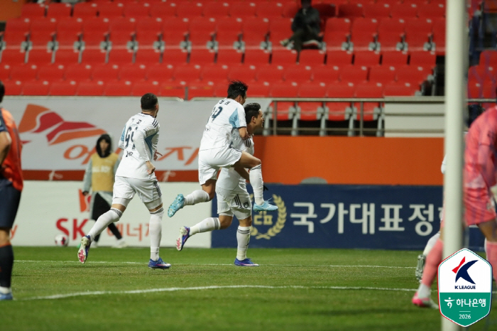 [K리그1 리뷰]울산 '3전 전승' 미쳤다! 정승현→야고 골골, 제주 2…