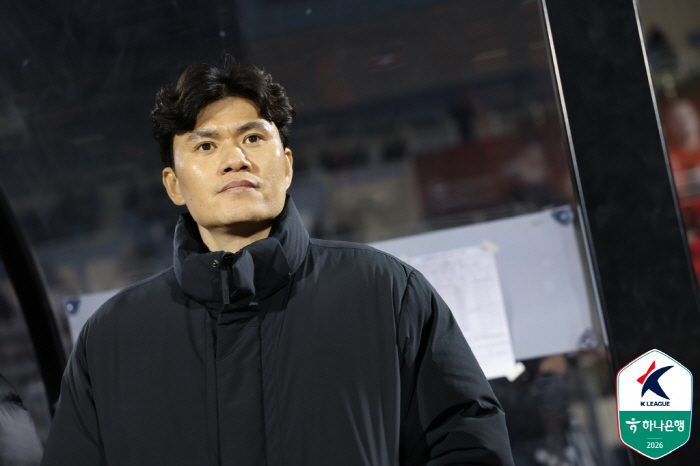 [현장인터뷰] 조심스럽게 입장 밝힌 정경호 감독 