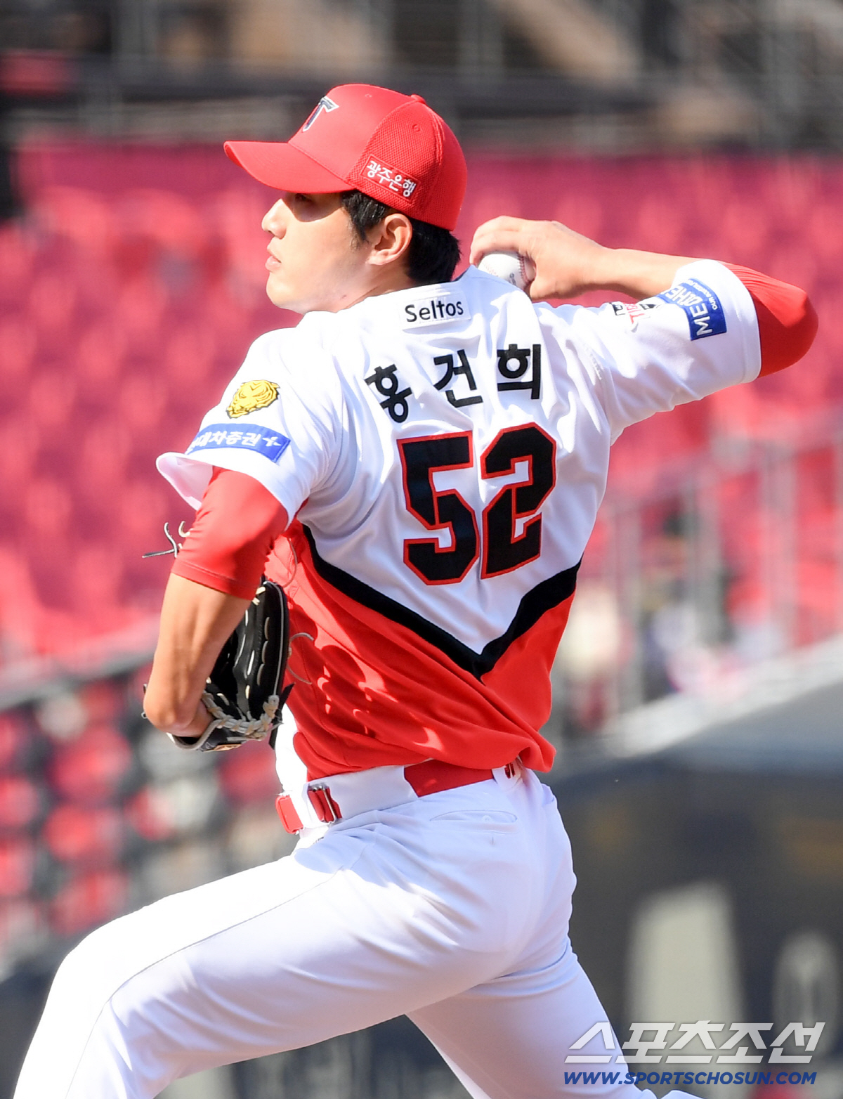 고작 1년 계약 모험? KIA 3위 대우해줬다…'ERA 0.00' 자신 …