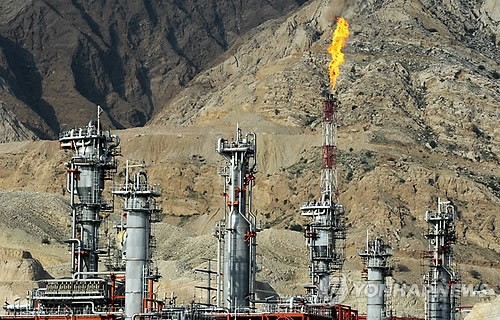 "트럼프, 이란 최대가스전 폭격 지지…에너지시설 추가공격엔 반대"