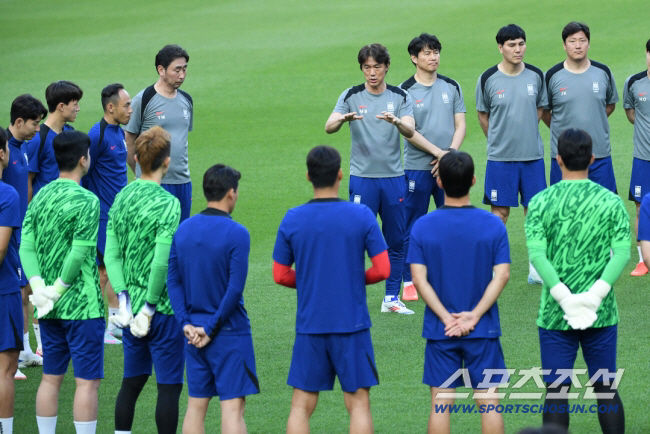 [단독인터뷰]손흥민-김민재-이강인, '삼대장'도 믿고 보는 '우리 감독님…