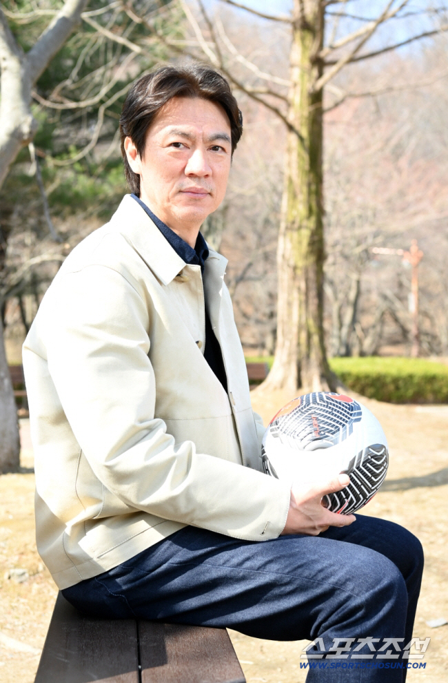 [단독인터뷰]손흥민-김민재-이강인, '삼대장'도 믿고 보는 '우리 감독님…