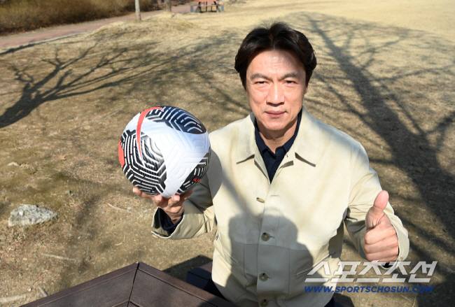 [단독인터뷰]손흥민-김민재-이강인, '삼대장'도 믿고 보는 '우리 감독님…