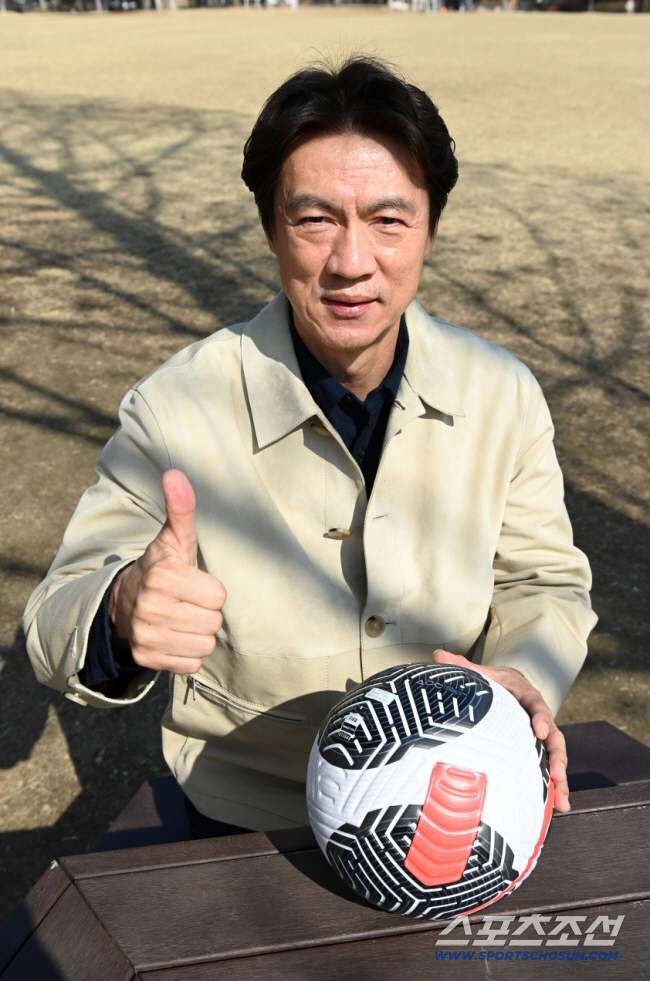 [단독인터뷰]손흥민-김민재-이강인, '삼대장'도 믿고 보는 '우리 감독님…