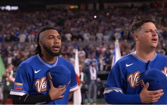 美 국가 나오는데 대표팀 '입꾹닫' 미국팬들 대충격…"수치스럽다" 실력+…