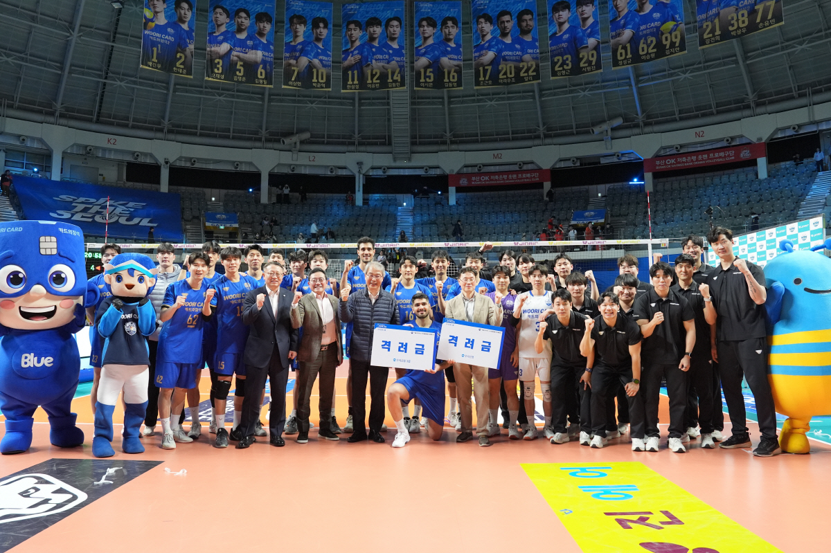 "큰 힘 얻었습니다" 후반기 승률 78% 매직…'회장님' 사랑이 빚은 '…