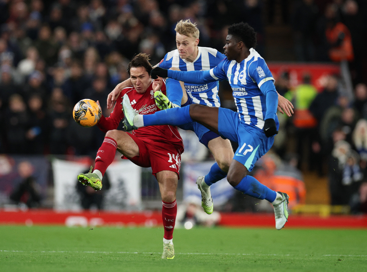 '믿는 구석이 있었다' 맨체스터 유나이티드, '작별 예고' 카세미루 대체…