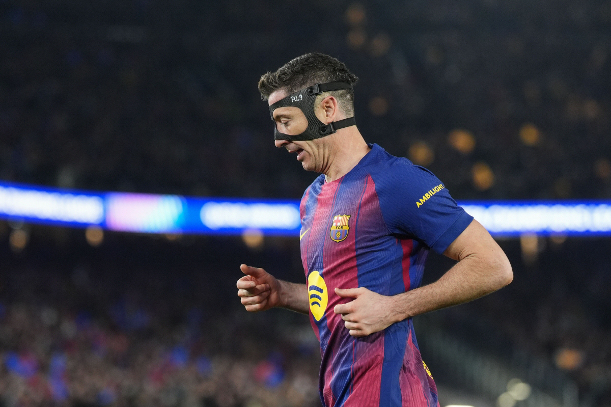 '메시 넘었다' 레반도프스키, UCL서 무려 41팀 상대로 득점! 역대 …