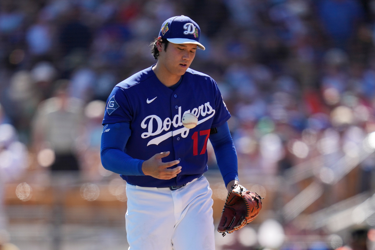 천하의 이도류 스타가, 난데없이 스트레이트 볼넷...'땡큐, 오타니' 이…