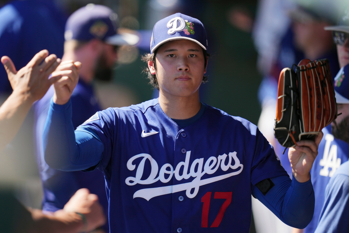 천하의 이도류 스타가, 난데없이 스트레이트 볼넷...'땡큐, 오타니' 이…