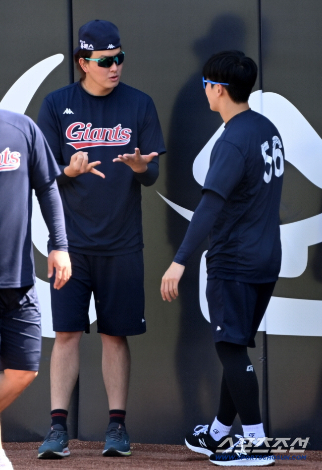 롯데의 8회, 9회 운명이 달라질 수 있다...그들이 돌아왔다 "최준용 3경기, 김원중 2경기 던진다" [부산 현장]