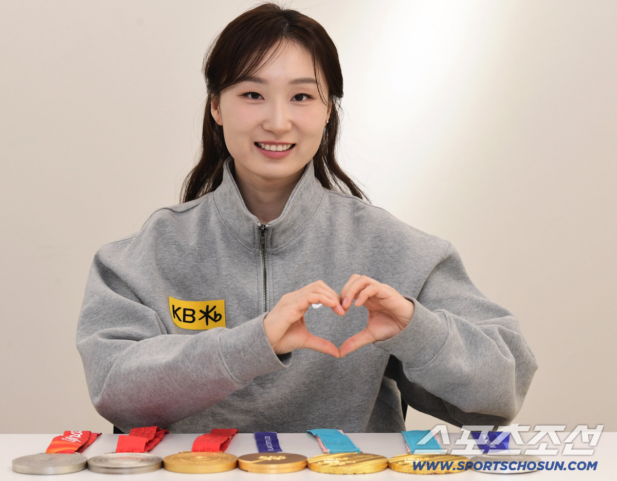 "순탄하지 않았지만 '멋진 여정'" 올림픽 이젠 안녕...'여제' 최민정…