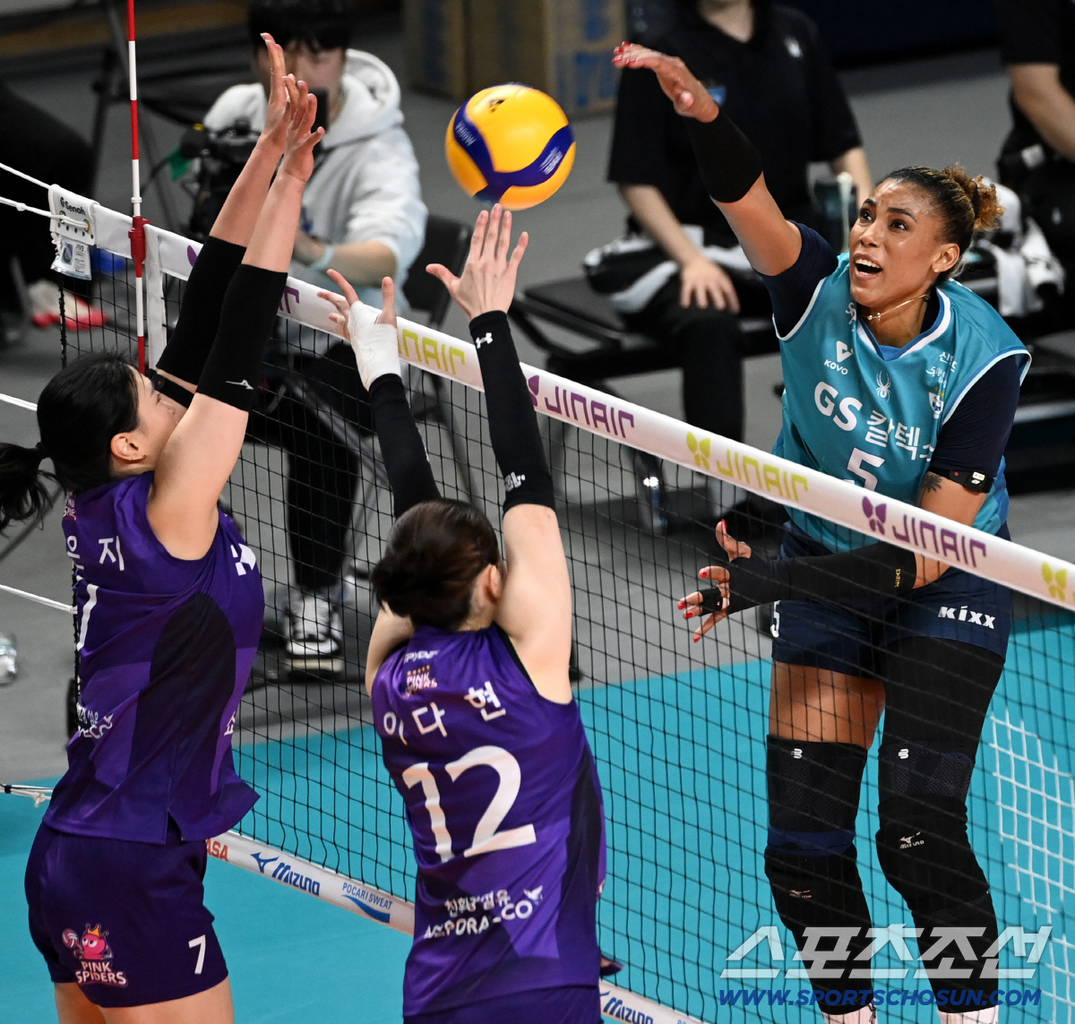 [공식발표] 'PS 진출의 주역' 아라우조-실바, 6R MVP 선정