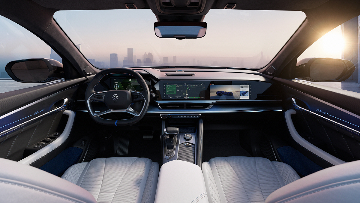 야구 경기마다 나오는 그 차, 르노 '필랑트'